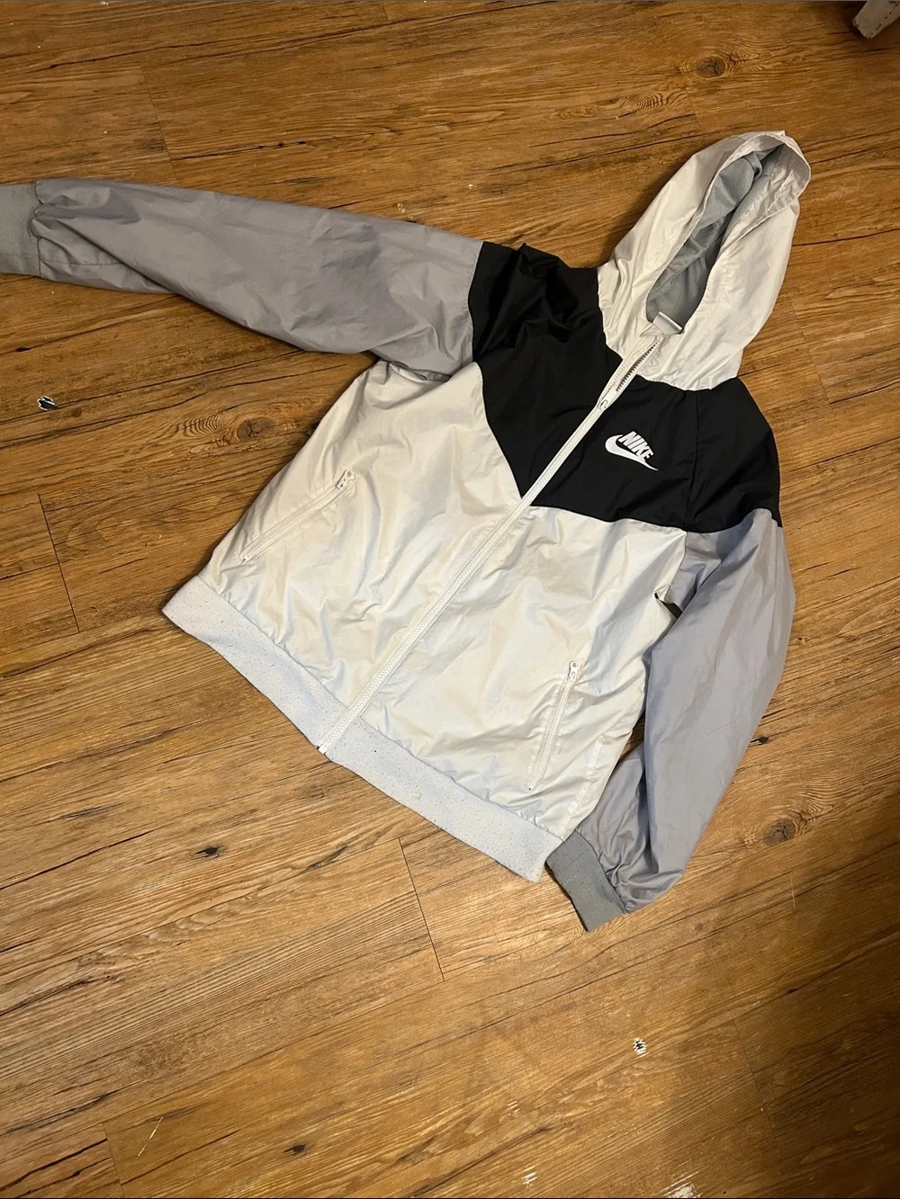 Nike Youth Windbreaker Size XL